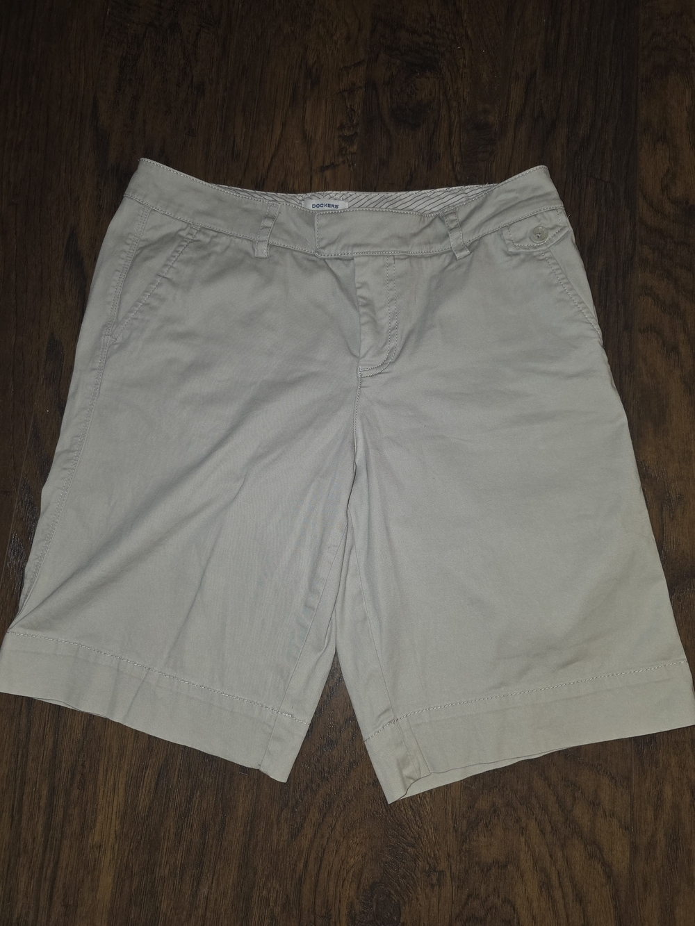 Dockers Women's Light Khaki Bermuda Shorts